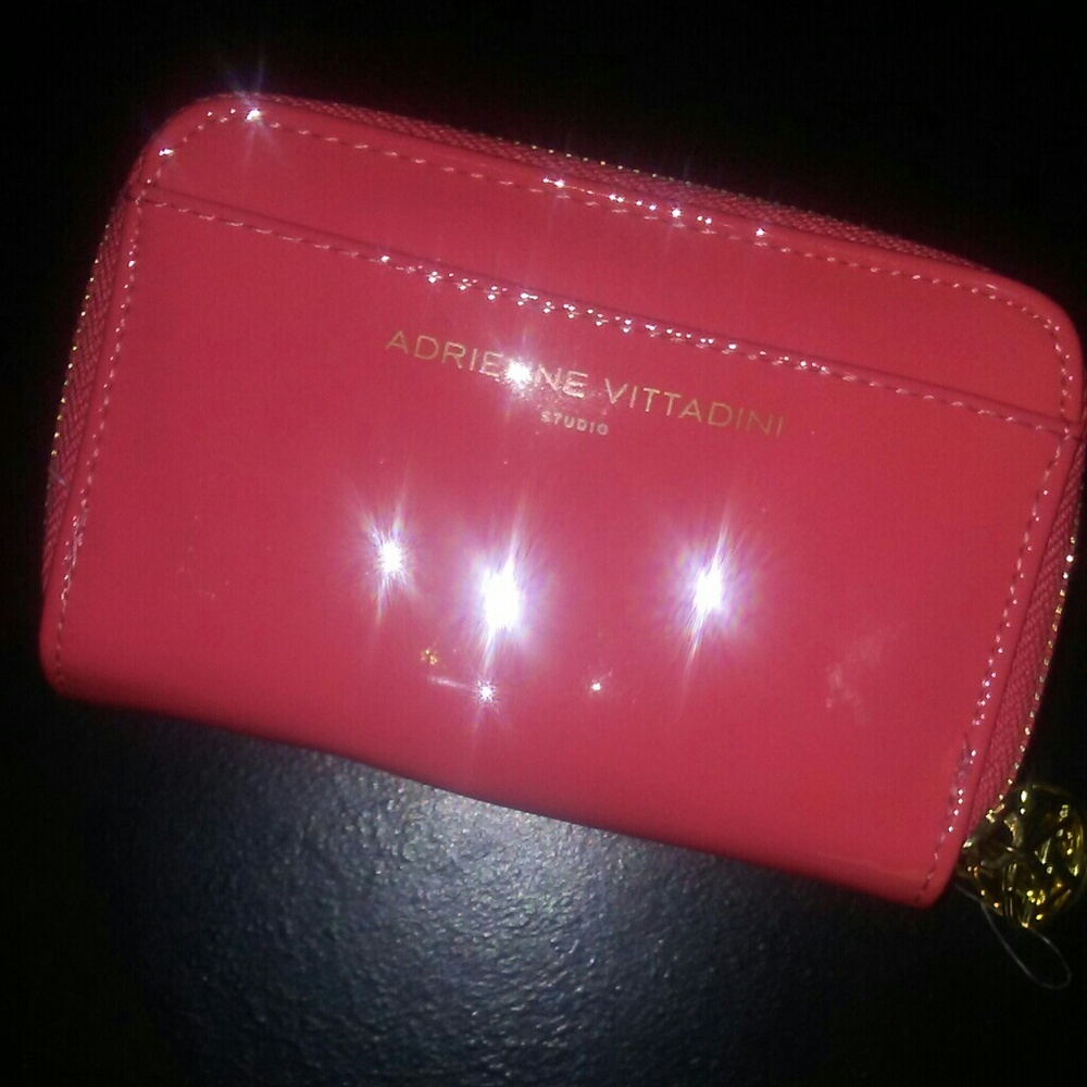 Adrienne Vittadini wallet